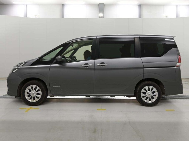Nissan SERENA 2022 8061044-4
