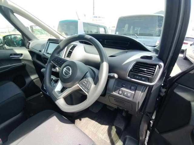 Nissan SERENA 2022 8061044-9