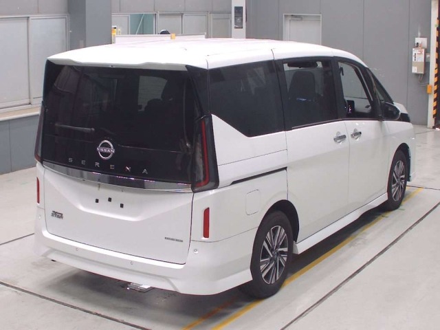 Nissan SERENA 2023 8061045-1