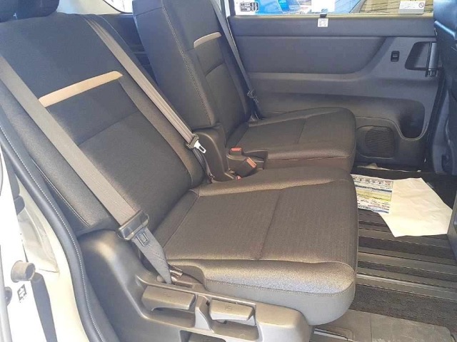 Nissan SERENA 2023 8061045-10