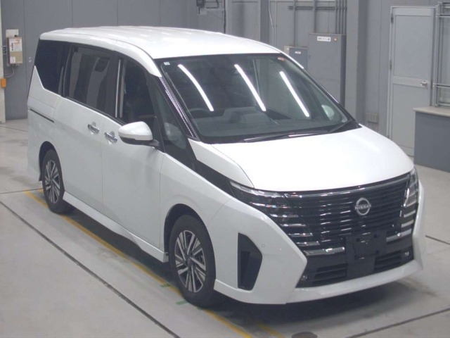 Nissan SERENA 2023 8061045-5