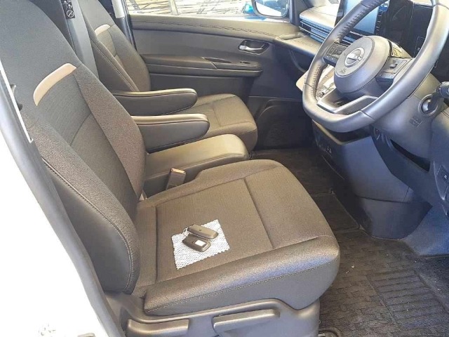 Nissan SERENA 2023 8061045-8