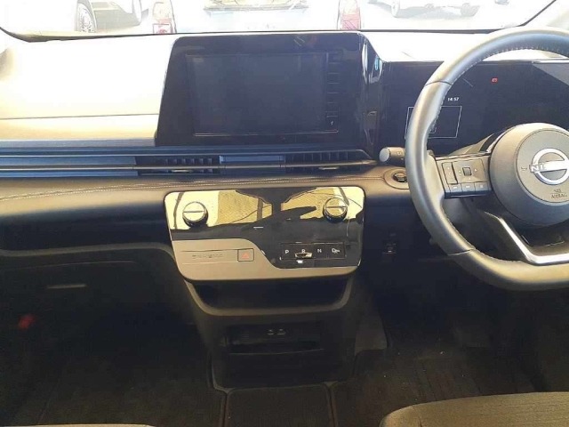 Nissan SERENA 2023 8061045-9