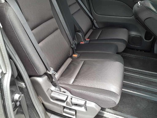 Nissan SERENA 2018 8061046-10