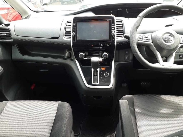 Nissan SERENA 2018 8061046-9