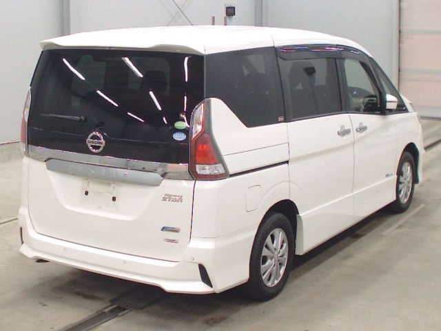 Nissan SERENA 2017 8061053-1