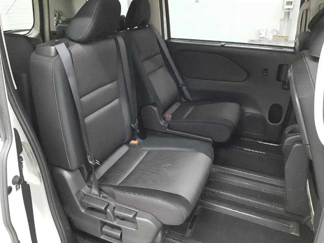 Nissan SERENA 2017 8061053-10