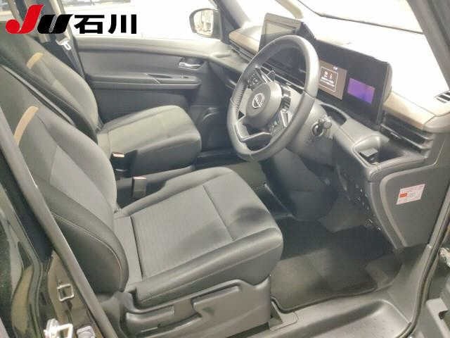 Nissan SERENA 2023 8061101-3