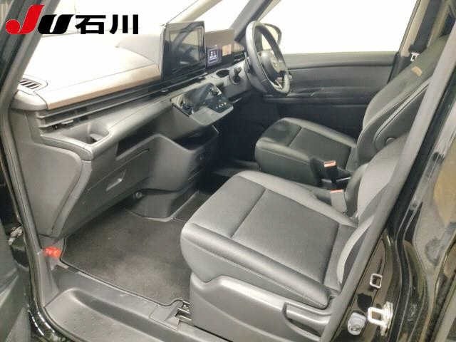 Nissan SERENA 2023 8061101-4