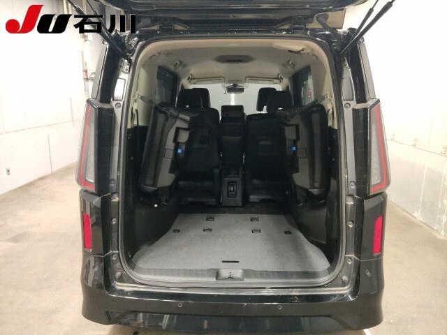 Nissan SERENA 2023 8061101-6