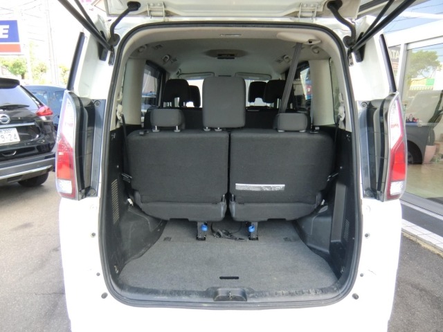 Nissan SERENA 2017 8061138-10
