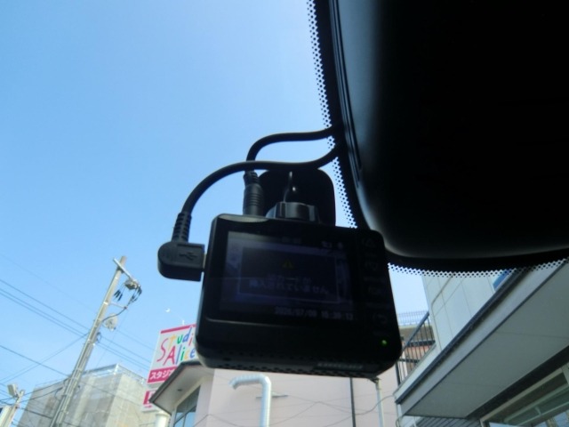 Nissan SERENA 2017 8061138-11