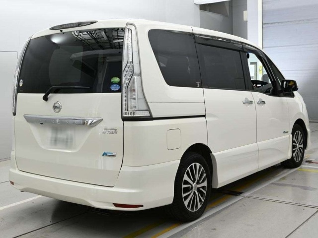 Nissan SERENA 2015 8061141-1