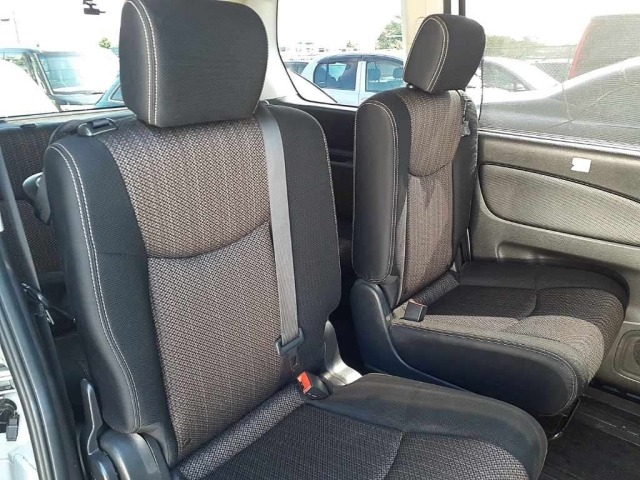 Nissan SERENA 2015 8061141-11