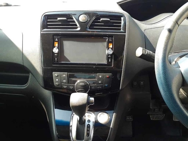 Nissan SERENA 2015 8061141-12