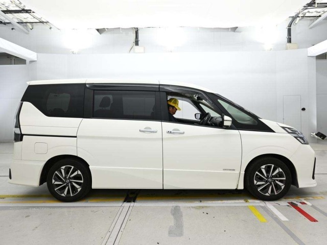 Nissan SERENA 2021 8061148-3