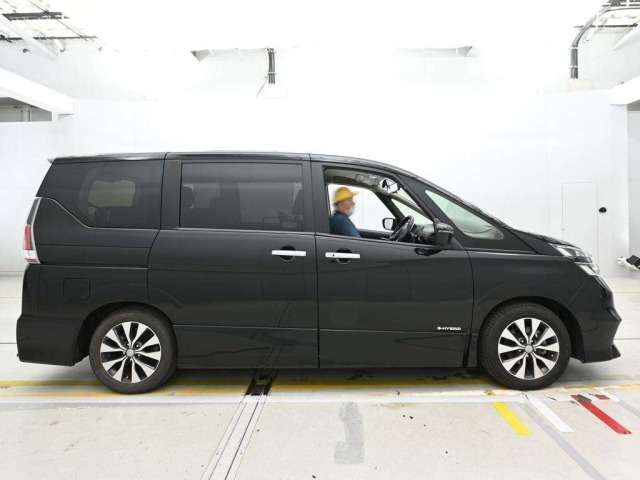 Nissan SERENA 2019 8061152-3