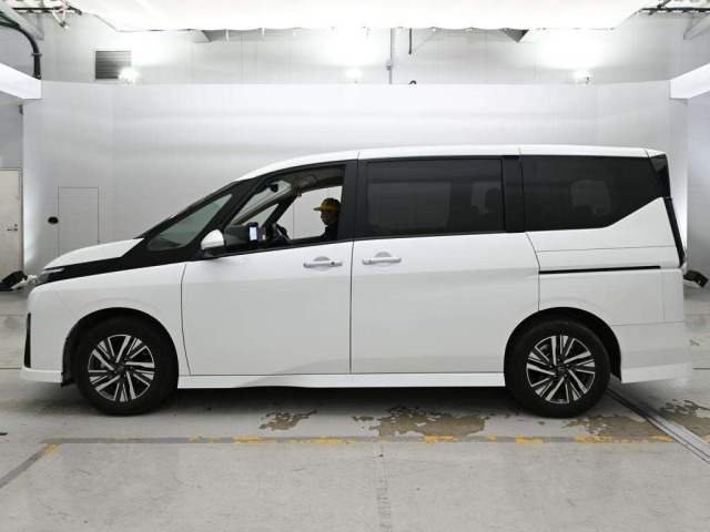 Nissan SERENA 2024 8061162-4