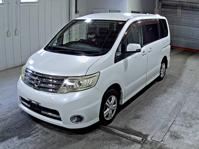 Nissan SERENA 2010 8061170-4