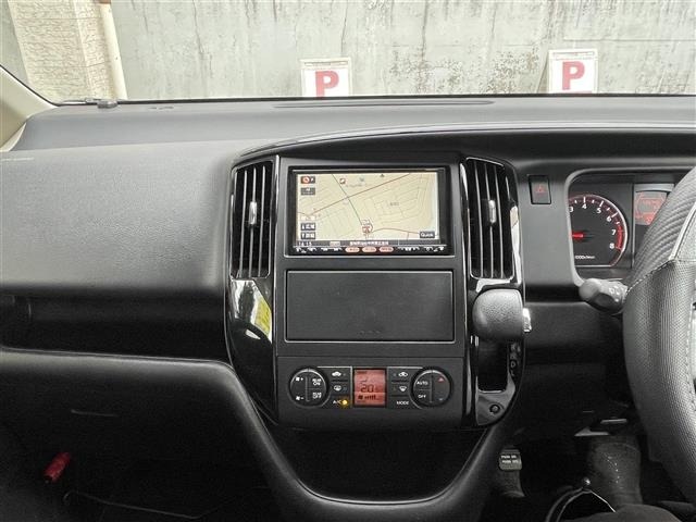 Nissan SERENA 2009 8061921-17