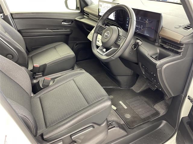 Nissan SERENA 2023 8061944-2