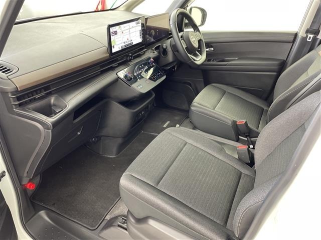 Nissan SERENA 2023 8061944-6