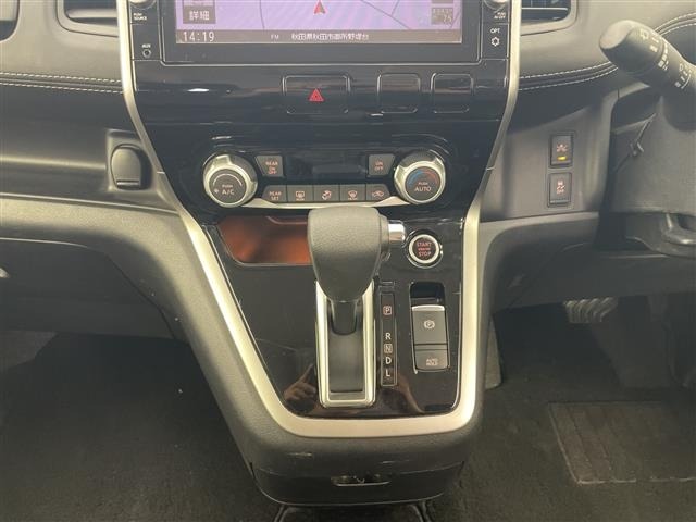 Nissan SERENA 2016 8061963-11