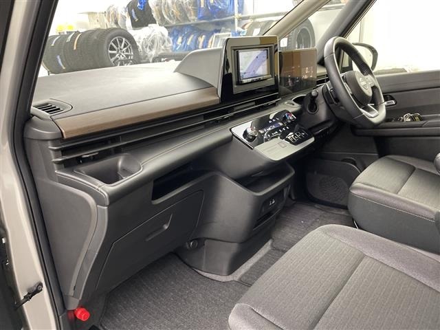Nissan SERENA 2023 8061964-2
