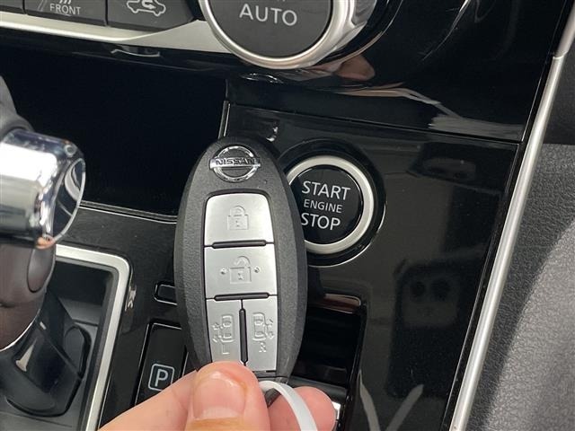 Nissan SERENA 2021 8061975-5