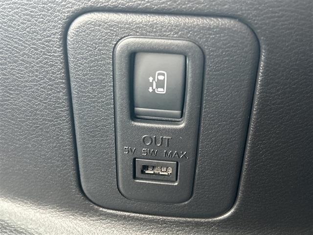Nissan SERENA 2017 8061980-3