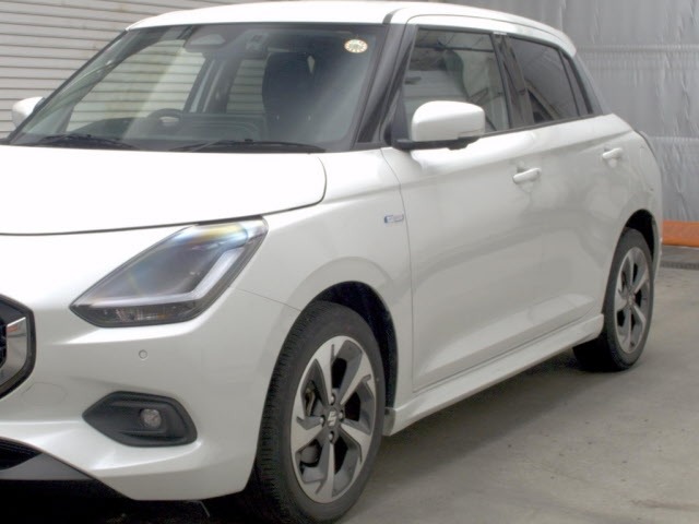 Suzuki SWIFT 2024 8052553-4