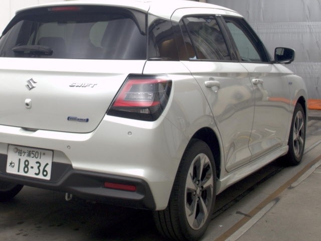 Suzuki SWIFT 2024 8052553-5