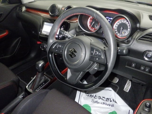 Suzuki SWIFT 2017 8052554-3