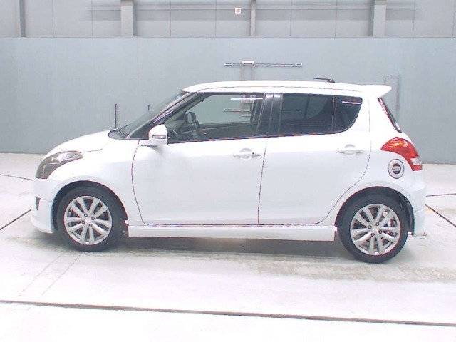 Suzuki SWIFT 2013 8052575-4