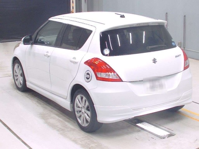 Suzuki SWIFT 2013 8052575-6