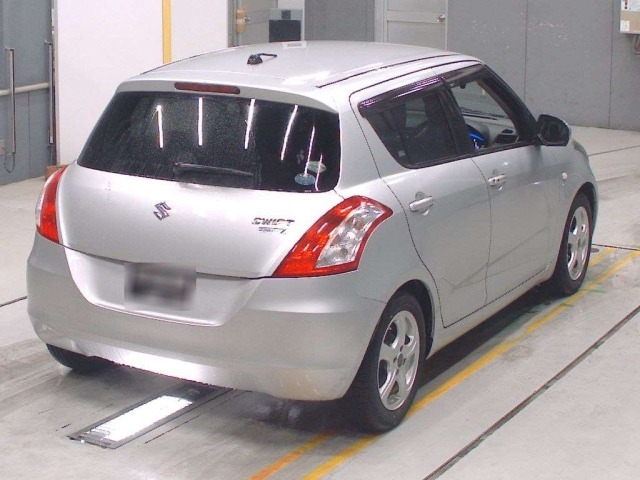 Suzuki SWIFT 2015 8052576-1