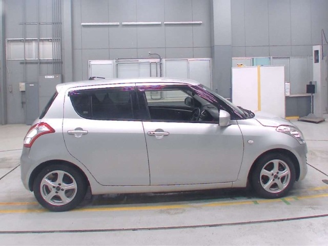 Suzuki SWIFT 2015 8052576-3