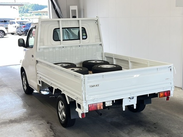 Toyota TOWNACE TRUCK 2016 8061541-5