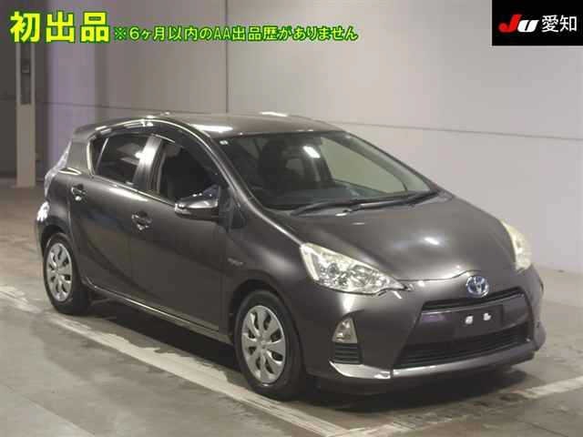 Toyota AQUA 2013 8076831-0