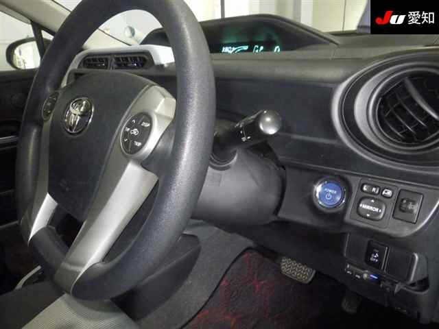 Toyota AQUA 2013 8076831-5