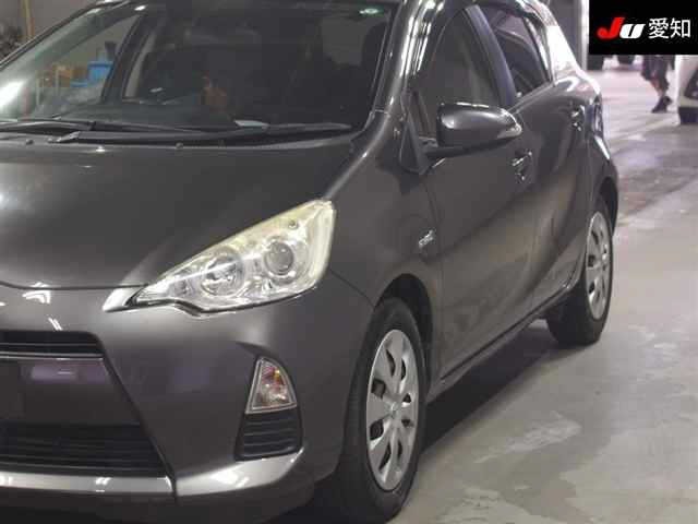 Toyota AQUA 2013 8076831-7