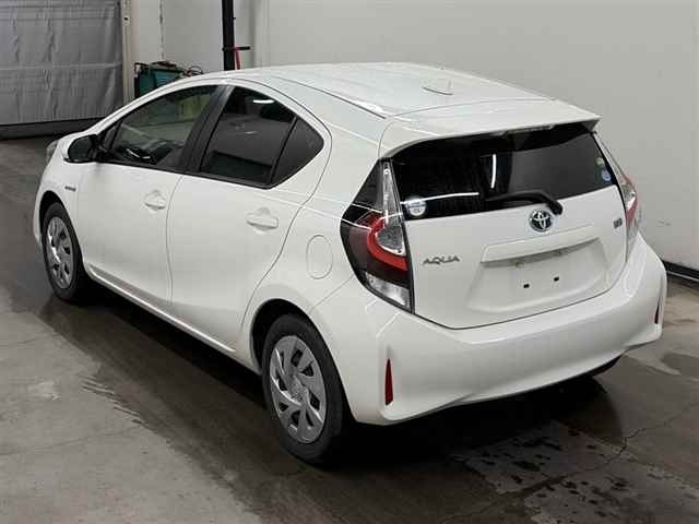 Toyota AQUA 2020 8076834-1