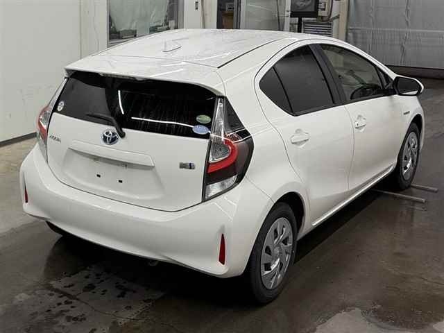 Toyota AQUA 2020 8076834-5
