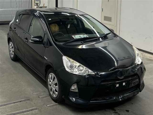 Toyota AQUA 2014 8076837-0