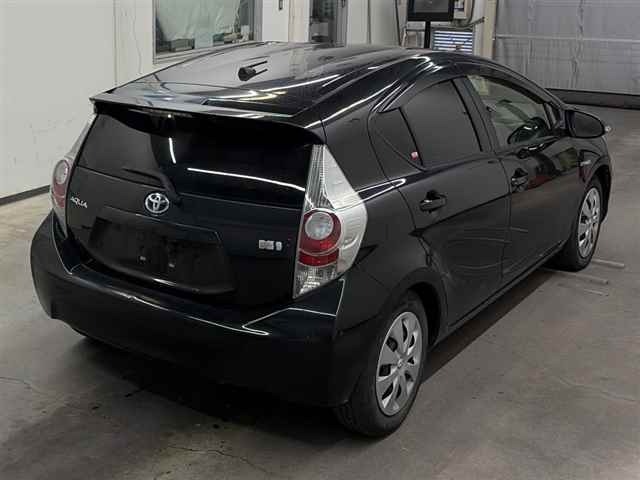 Toyota AQUA 2014 8076837-5