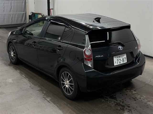 Toyota AQUA 2013 8076849-1