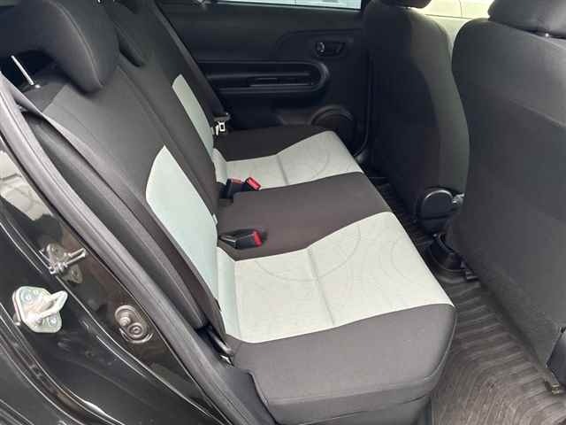 Toyota AQUA 2013 8076849-8