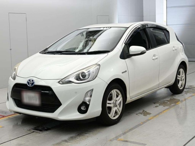 Toyota AQUA 2015 8076870-0