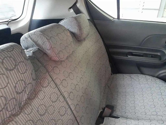 Toyota AQUA 2015 8076870-11