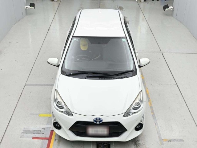 Toyota AQUA 2015 8076870-7